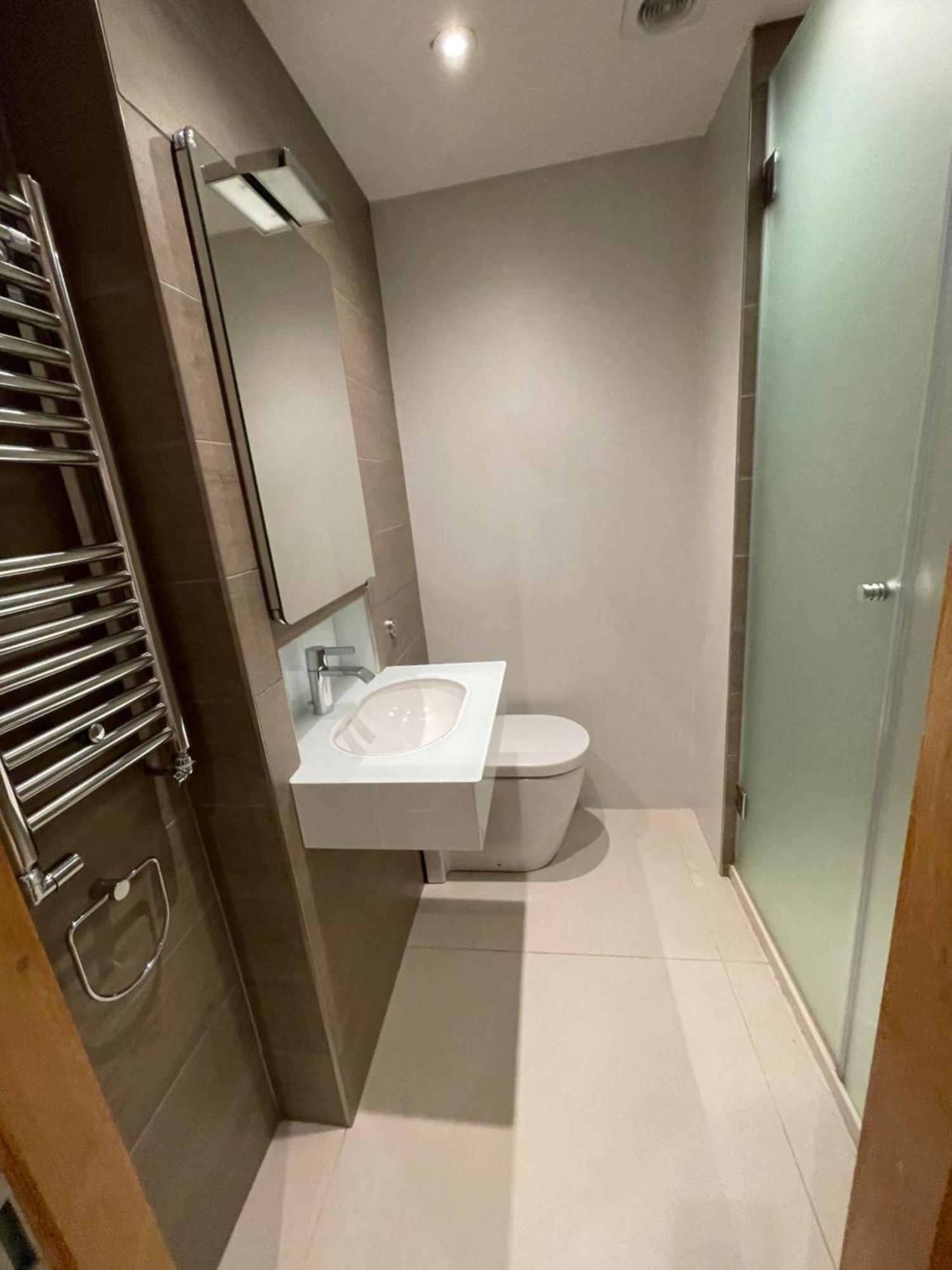 2 Bed, 2 Bath In Mayfair, Garden View *